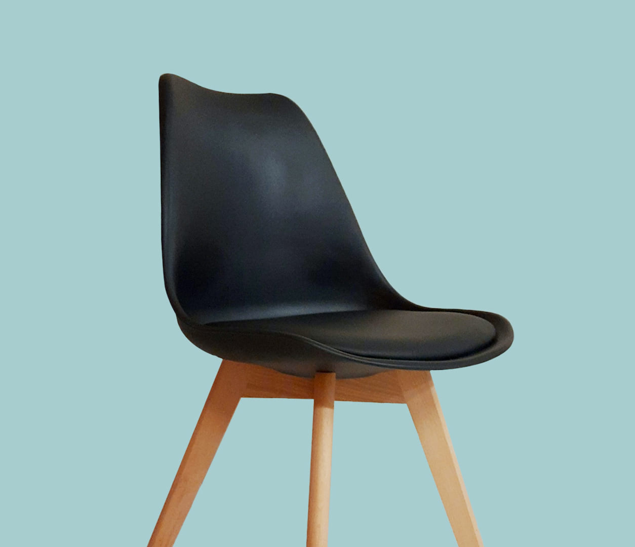 Best home decor stores in Trivandrum | Dream catchers one black chair